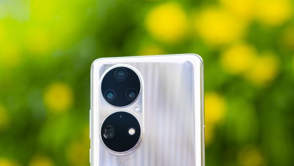 الهاتف الذكي الرائد الذي لا بد من اقتنائه لعام 2022 ولماذا يعتبر هاتف HUAWEI P50 Pro من أفضل الهواتف التي يمكنك الحصول عليه اليوم