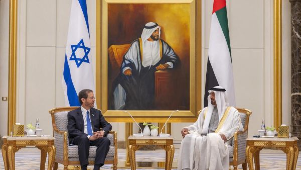  Isaac Herzog (left) with the Abu Dhabi Crown Prince 