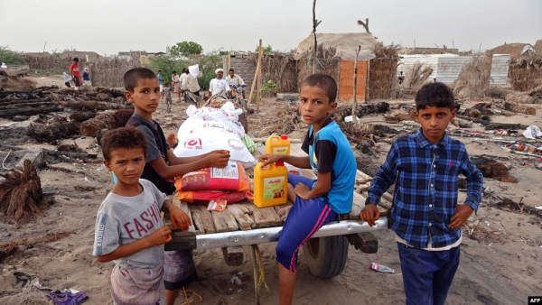 Displaced Yemeni children