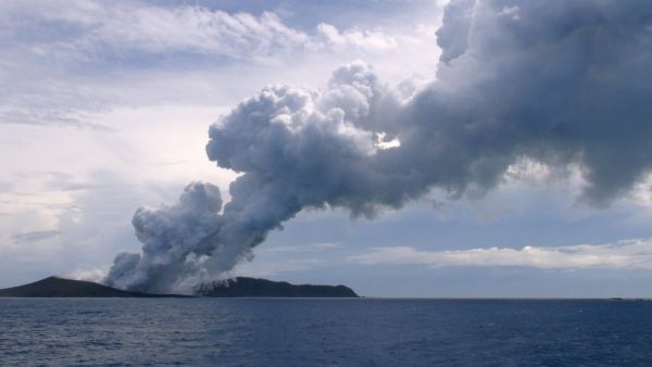 Tonga Cut Off by Volcanic Blast, Fears Grow for Coastal Towns (AFP)
