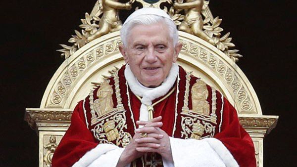 البابا السابق بنديكتوس السادس عشر