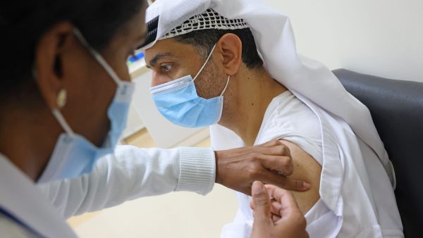 التطعيم في الامارات
