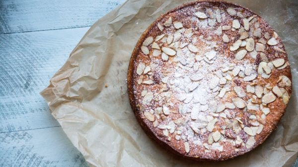 كعكة الريكوتا باللوز الشهية