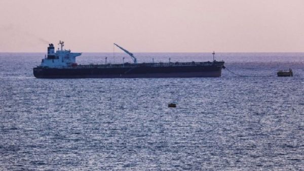 جماعة أنصار الله تتهم التحالف باحتجاز سفينة وقود جديدة