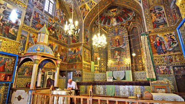The largest quarter of Armenian Christians in Iran, who make up the bulk of the country's Christian population, is situated in the heart of Iran's cultural capital and comes alive around Christmas every year.