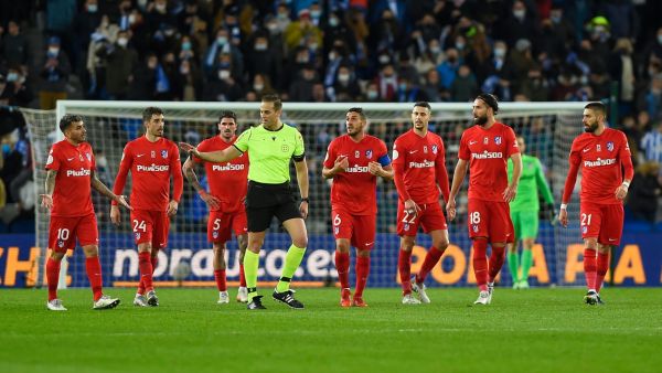 أتلتيكو مدريد يسعى للفوز على برشلونة