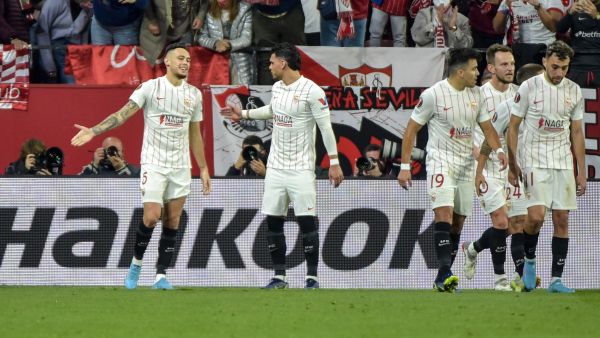 إشبيلية على أعتاب التأهل للدور القادم