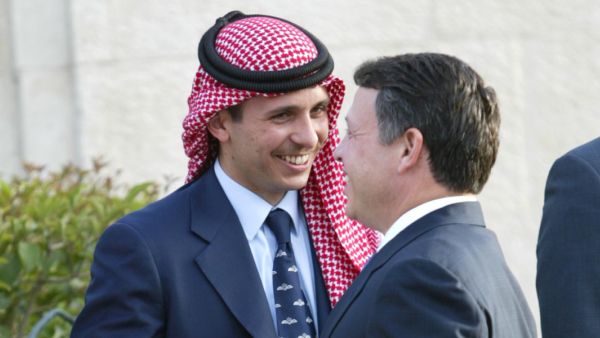 الملك عبدالله وشقيقه الأمير حمزة