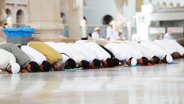 الدعاء للميت من الكتاب والسنة