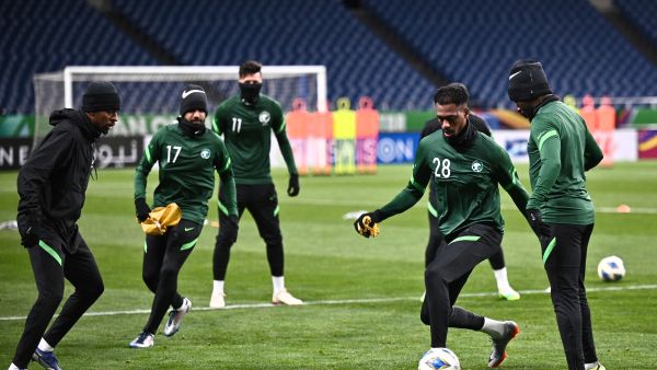السعودية في مواجهة صعبة أمام اليابان