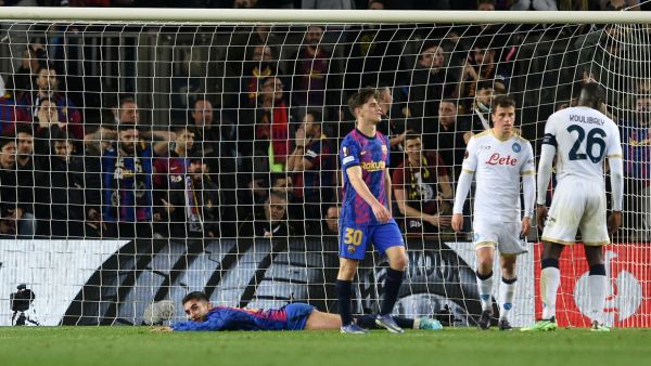 برشلونة يتعادل مع نابولي