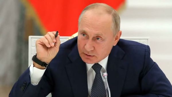 روسيا تعترف رسميا باستقلال دونيتسك ولوغانسك عن أوكرانيا