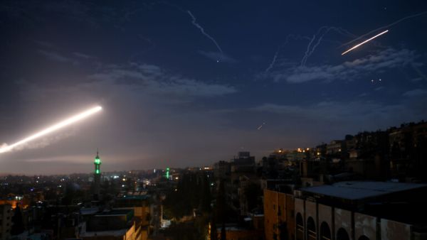 استشهاد 3 جنود سوريين بغارة اسرائيلية على دمشق