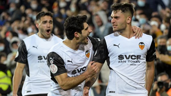 فالنسيا يتحدى برشلونة اليوم