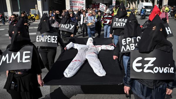 Thousands of Greeks protest soaring cost of living
