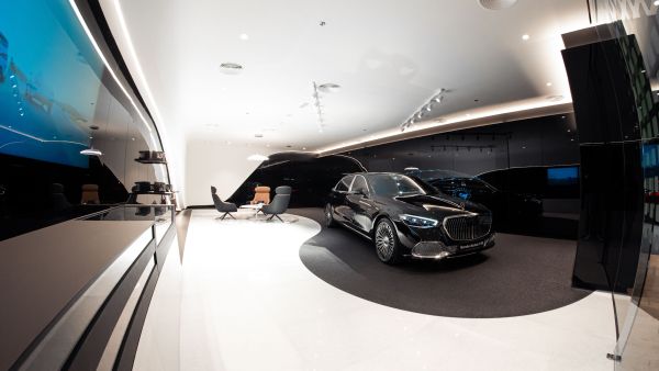 First Mercedes-maybach Display Lounge In The Middle East Is Now Open In Abu Dhabi At Emirates Motor Company Showroom 