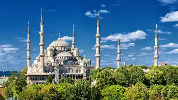 فلاي دبي تخدم مطارين في اسطنبول