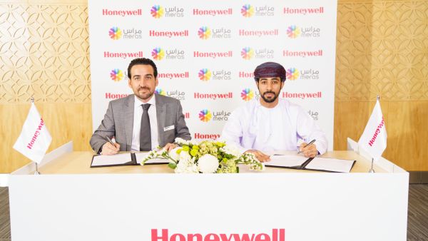 هانيويل تُوقع اتفاقية تعاون مع مراس العمانية لدعم مبادراتها الاستراتيجية في مجالات الاستدامة والطاقة