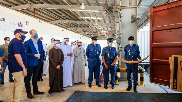 الأمير ويليام يطلع على جهود جمارك دبي في التصدي للاتجار غير المشروع لأصناف الحيوانات المهددة بالانقراض