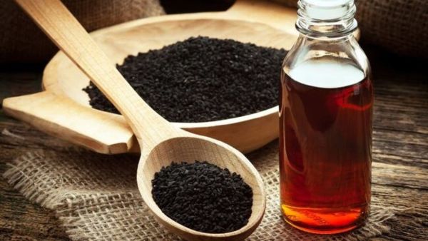 زيت الحبة السوداء.. الفوائد الصحية والجمالية