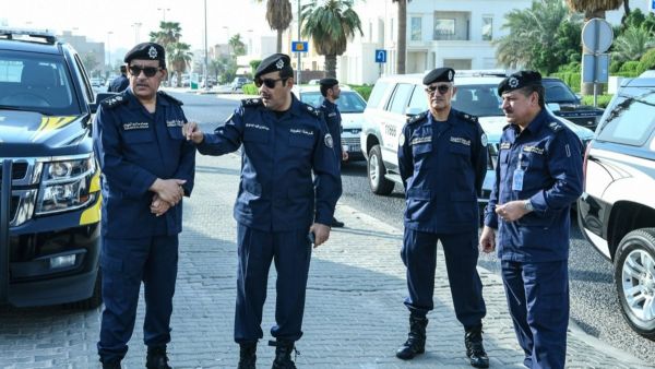 عناصر من الأمن الكويتي