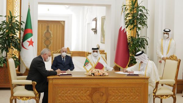 جرى توقيع الاتفاقيات ومذكرات التفاهم في الديوان الأميري القطري