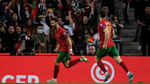 فيرنانديش يقود البرتغال لمونديال قطر