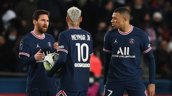 مبابي ونيمار وميسي يقودون هجوم باريس سان جيرمان اليوم