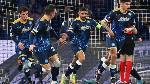 نابولي يتحدى ميلان اليوم