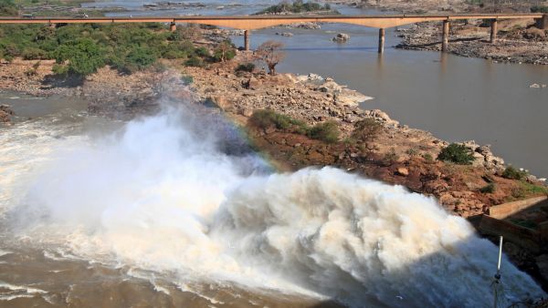 Egypt’s Sisi stresses need for binding agreement on filling and operating GERD