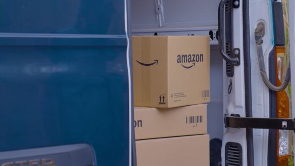 أمازون السعودية تطلق برنامجاً تحفيزياً يقدم فرص عمل لموظفات التوصيل