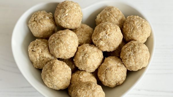 وصفة كرات الشوفان الغنية بالبروتين