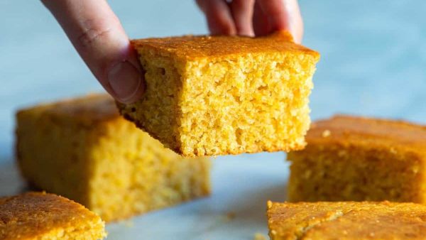 خبز الذرة النباتي السريع 