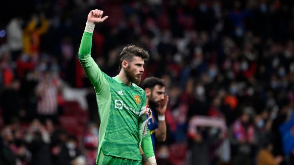Manchester United's Spanish goalkeeper David de Gea reacts at the end of the UEFA Champions League football match between Atletico de Madrid and Manchester United at the Wanda Metropolitano stadium in Madrid on February 23, 2022. (Photo by OSCAR DEL POZO / AFP)