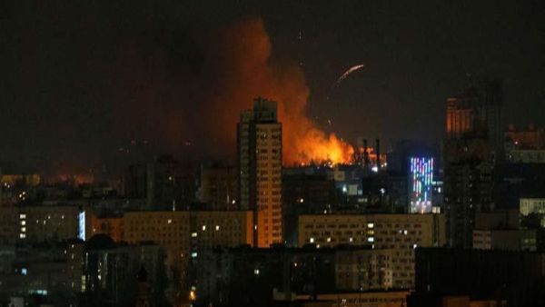 سقوط صاروخ على مبنى في كييف