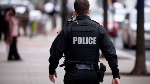 عنصر من الشرطة الأمريكية