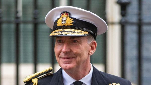 رئيس أركان الدفاع البريطاني، الأدميرال السير توني راداكين