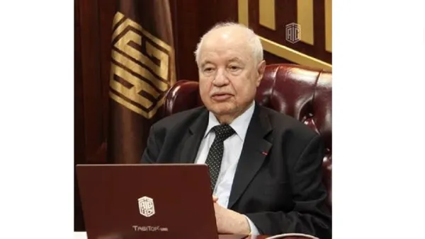الدكتور أبوغزاله ضيف شرف المنتدى العربي للمسيرة التنموية الشاملة لصاحب السمو الشيخ الدكتور سلطان القاسمي
