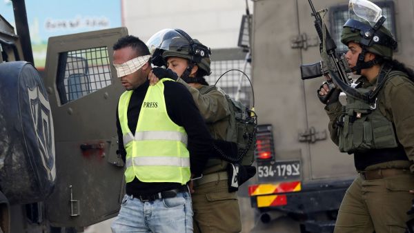 الاحتلال يشن حملة اعتقالات في الضفة الغربية