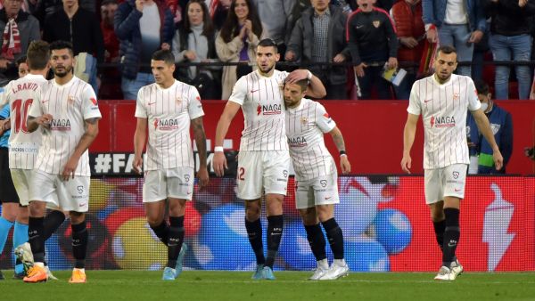 إشبيلية يستضيف ريال مدريد اليوم في قمة الدوري الإسباني