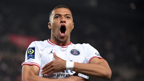 مبابي يسجل هدفين لباريس سان جيرمان (المصدر: أ ف ب)
