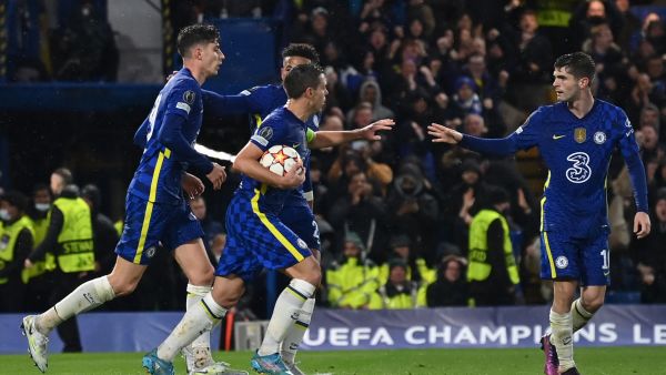 تشيلسي يسعى لتعويض سقوطه الأوروبي محلياً اليوم