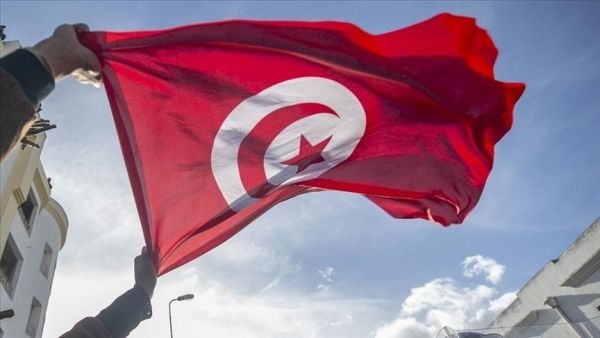 تونس بين العقد والحل