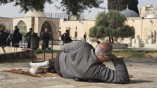 قوات الاحتلال تجدد اعتداءاتها على المسجد الاقصى