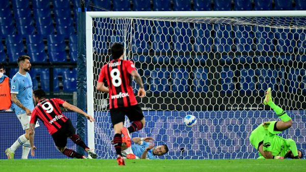 ميلان يتفوق على لاتسيو بفضل هدفي جيرو وتونالي