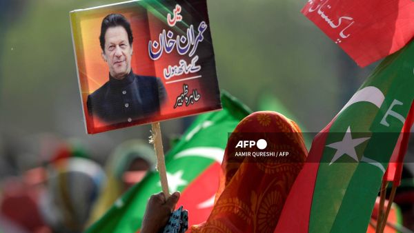 Imran Khan calls for elections after no confidence vote rejected