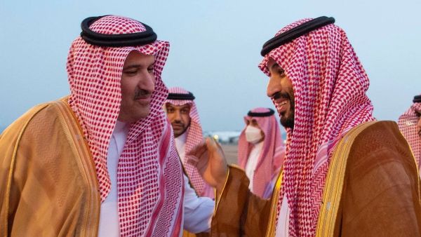 أمير المدينة المنورة فيصل بن سلمان يستقبل الأمير محمد بن سلمان