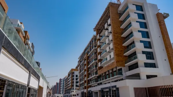 Azizi Developments Sources Italian and Norwegian Granite for Its Riviera Project in MBR City