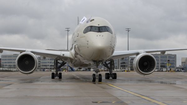 Etihad Airways Unveils New ‘sustainability50’ Airbus A350 on Inaugural Flight to Paris   