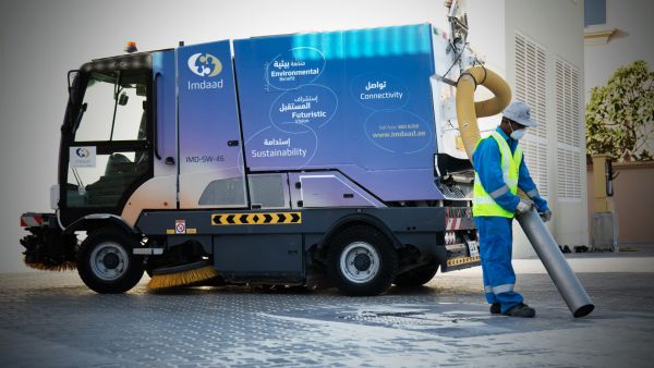 "إمداد" تفوز بعقد جديد مع "بلدية دبي" لخدمات النظافة في الأحياء الصناعية